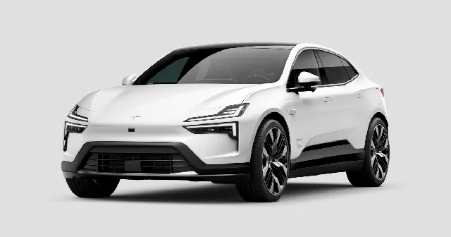 Polestar 4 blanche, SUV coupé électrique, vue avant trois-quarts