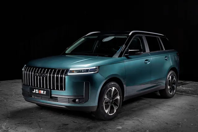 Jaecoo 5 SHS-H hybride 2026, SUV compact vert de trois quarts avant