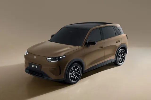 Le SUV citadin électrique Leapmotor B03X de trois quarts avant