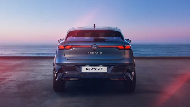 Renault Mégane E-Tech restylée 2026 vue arrière, visuel de presse officiel Renault