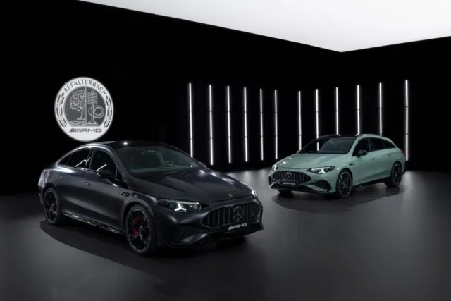 La Mercedes-AMG CLA 45 electrique 2026, berline et Shooting Brake, de trois quarts avant
