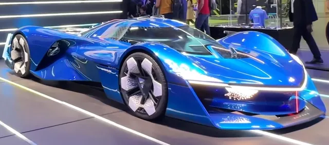 Concept-car Alpine Alpenglow bleu exposé sur un stand du Mondial de l'Auto de Paris