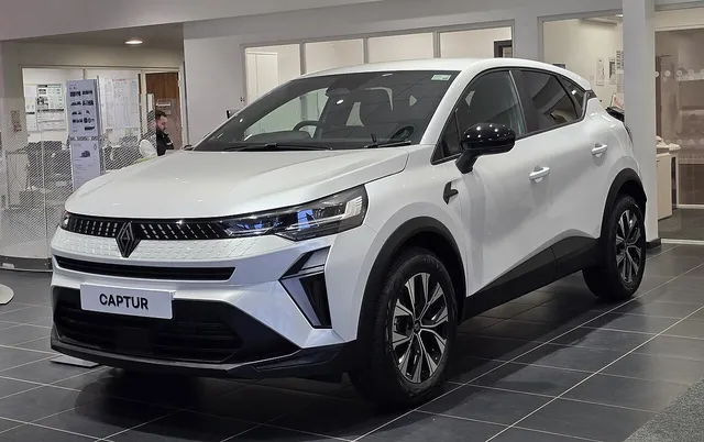 Renault Captur restylé 2026, trois quarts avant