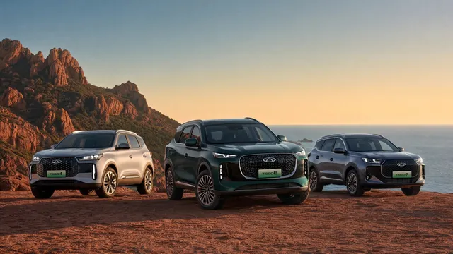 Les SUV Chery Tiggo 4, Tiggo 8 et Tiggo 7 alignés, gamme hybride lancée en France