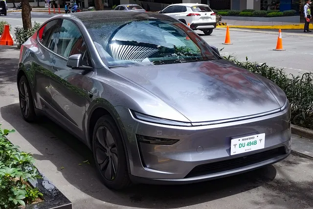 Tesla Model Y restylé 2026, trois quarts avant