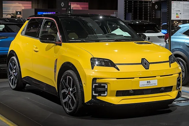 Renault 5 E-Tech Electric jaune, citadine électrique éligible au leasing social 2026