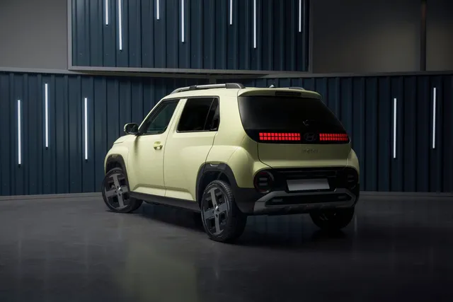 Hyundai Inster électrique vue de trois quarts arrière, photo officielle du constructeur