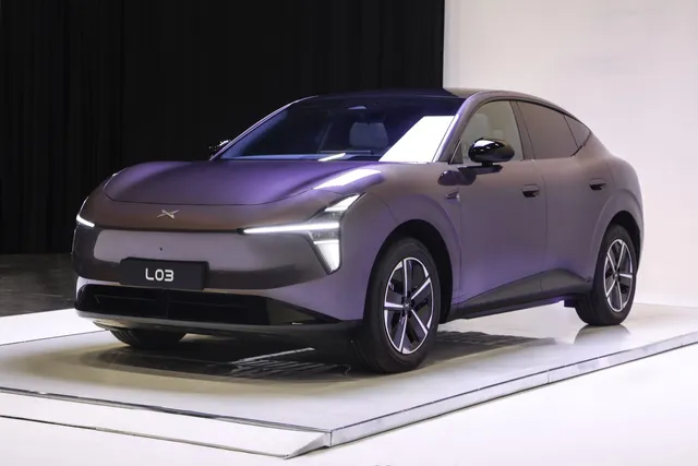 Le SUV électrique compact XPeng L03 vu de trois quarts avant