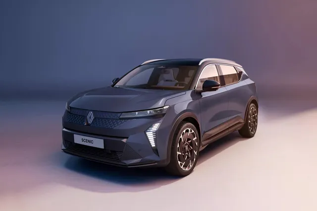 Renault Scénic E-Tech restylé 2026, vue avant trois quarts en gris