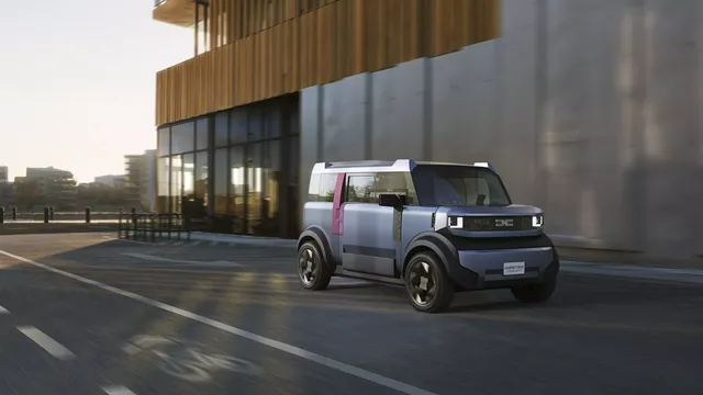 Le concept Dacia Hipster, petite citadine électrique quatre places, roulant en ville