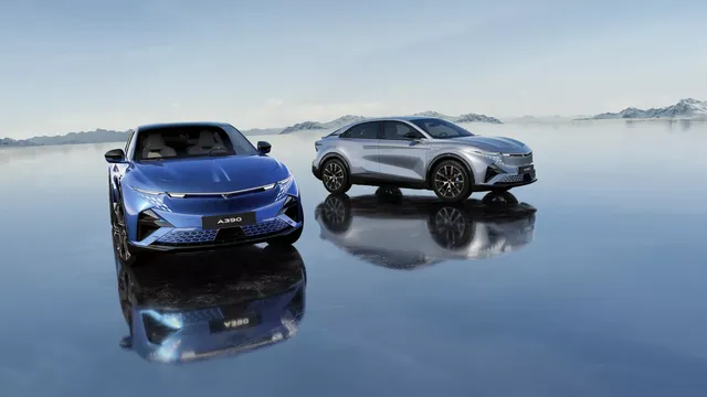 Les Alpine A390 GT et GTS, breaks sureleves 100% electriques fabriques en France