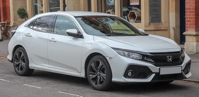 Honda Civic de dixième génération, vue avant
